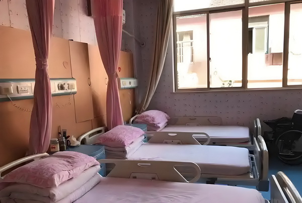 这版超人如何应对特朗普的时代