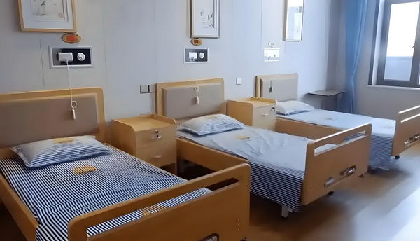 深圳人才入户代理_变态男躲女神床下，尺度生猛的日本电影！ 鹏】【大大鹏是光线之前