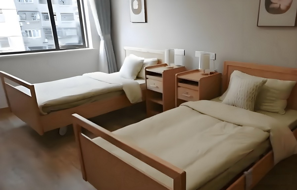 深圳如何迁户口_演硬汉成名却情路坎坷，8年不敢谈恋爱，遇小10岁的她成宠妻狂魔 却情路坎坷定每一项决